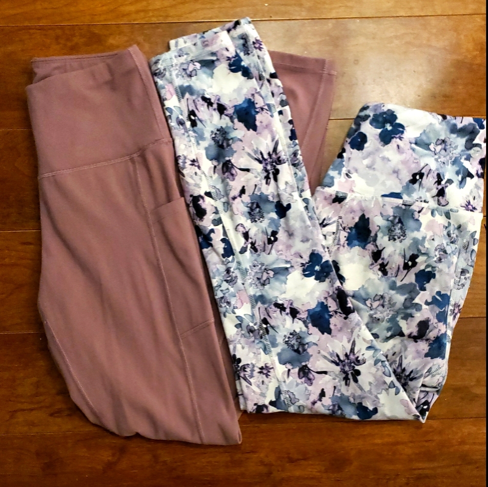 2- Stylish Highwaisted Workout Leggings - Small